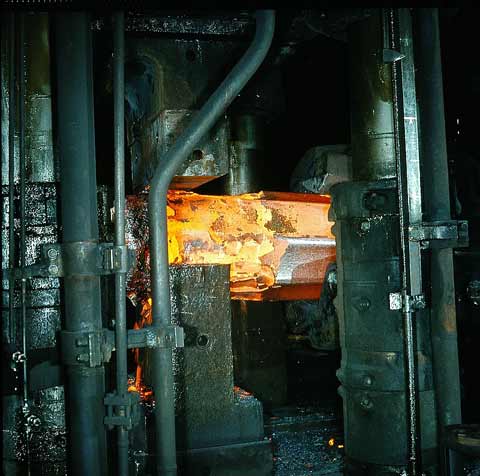 The proper forging temperature of the workpiece is a decisive quality factor.